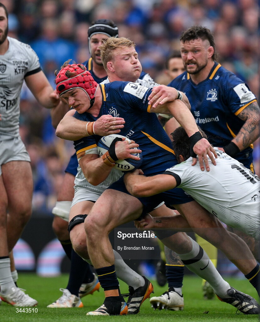 2 May 2026; Josh van der Flier of Leinster on his way to scoring his side's second try during the Investec Champions Cup semi-final match between Leinster and RC Toulon at the Aviva Stadium in Dublin. Photo by Brendan Moran/Sportsfile