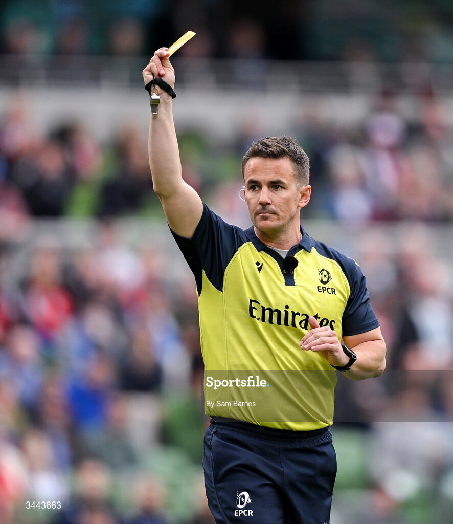 2 May 2026; Referee Luke Pearce shows a yellow card to Teddy Baubigny of RC Toulon, not pictured, during the Investec Champions Cup semi-final match between Leinster and RC Toulon at the Aviva Stadium in Dublin. Photo by Sam Barnes/Sportsfile
