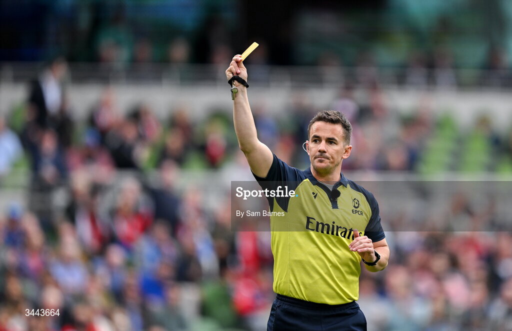 2 May 2026; Referee Luke Pearce shows a yellow card to Teddy Baubigny of RC Toulon, not pictured, during the Investec Champions Cup semi-final match between Leinster and RC Toulon at the Aviva Stadium in Dublin. Photo by Sam Barnes/Sportsfile