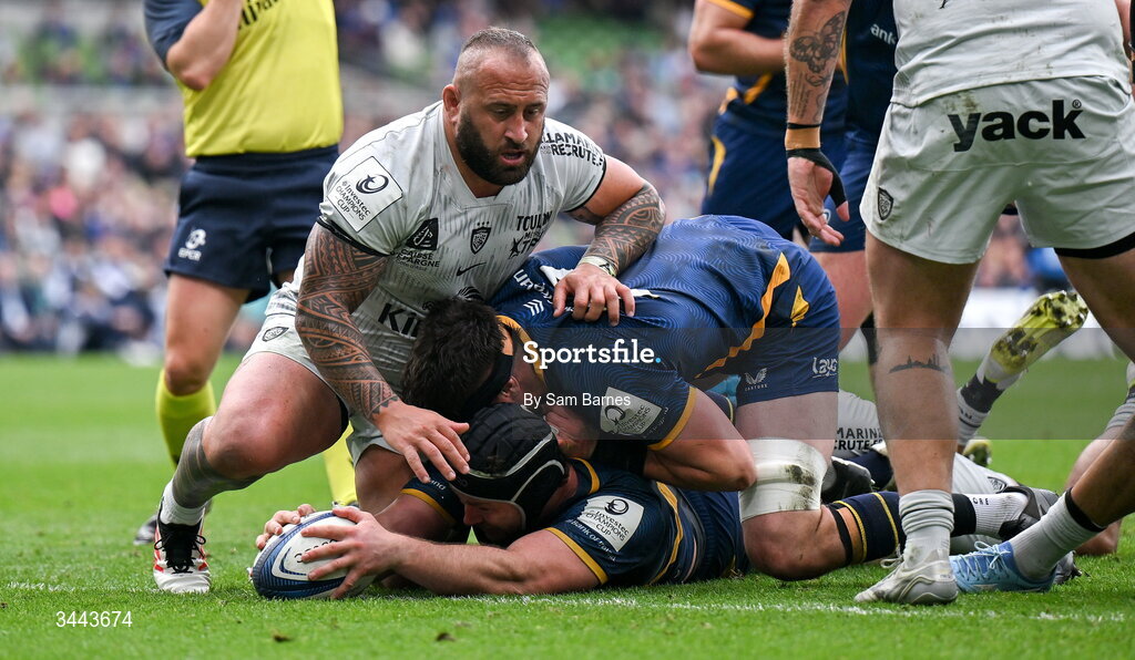 2 May 2026; Caelan Doris of Leinster dives over to score his side's fourth try during the Investec Champions Cup semi-final match between Leinster and RC Toulon at the Aviva Stadium in Dublin. Photo by Sam Barnes/Sportsfile