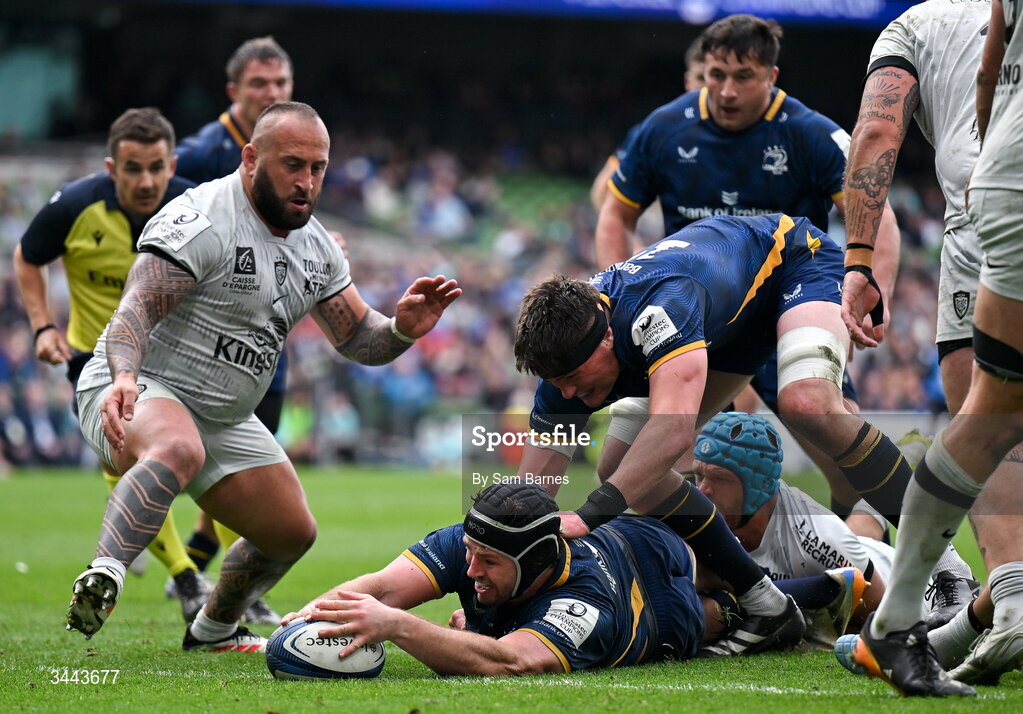 2 May 2026; Caelan Doris of Leinster dives over to score his side's fourth try during the Investec Champions Cup semi-final match between Leinster and RC Toulon at the Aviva Stadium in Dublin. Photo by Sam Barnes/Sportsfile