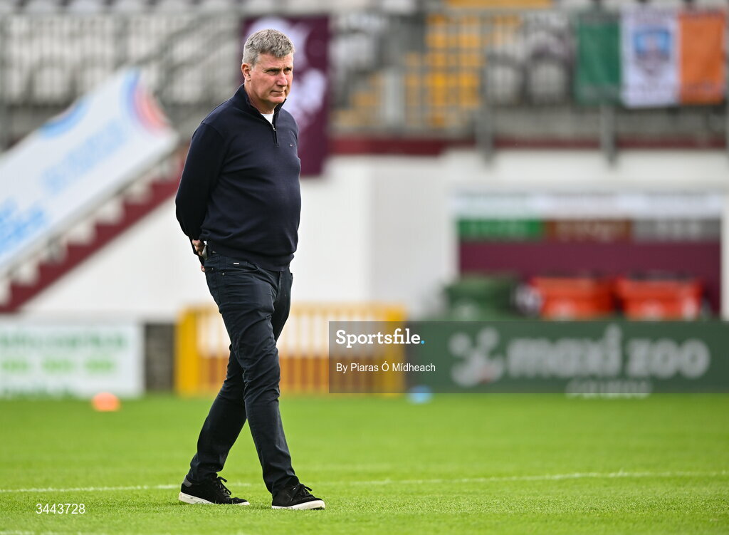 1 May 2026; St Patrick's Athletic manager Stephen Kenny walks the pitch before the SSE Airtricity Men's Premier Division match between Galway United and St Patrick's Athletic at Eamonn Deacy Park in Galway. Photo by Piaras Ó Mídheach/Sportsfile