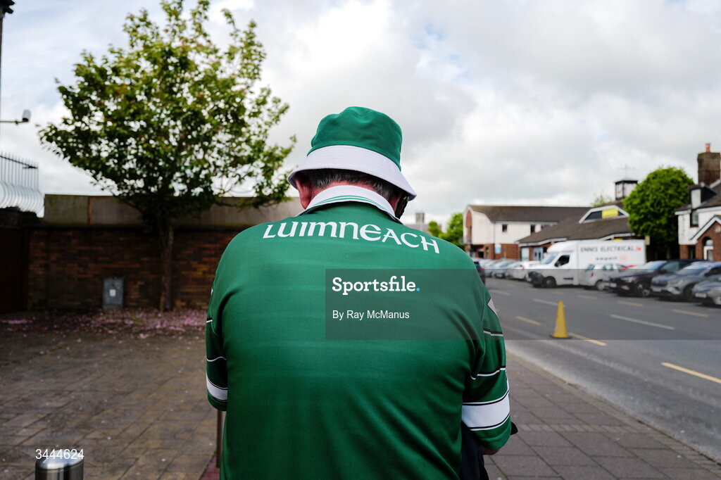 3 May 2026;  An early arriving Limerick supporter on his way to the Munster GAA Senior Hurling Championship Round 3 match between Clare and Limerick at Zimmer Biomet Páirc Chíosóg in Ennis, Clare. Photo by Ray McManus/Sportsfile