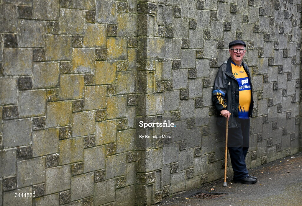 3 May 2026; A Clare supporter awaits the team arrivals before the Munster GAA Senior Hurling Championship Round 3 match between Clare and Limerick at Zimmer Biomet Páirc Chíosóg in Ennis, Clare. Photo by Brendan Moran/Sportsfile