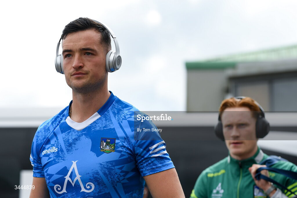 3 May 2026; Kyle Hayes of Limerick arrives before the Munster GAA Senior Hurling Championship Round 3 match between Clare and Limerick at Zimmer Biomet Páirc Chíosóg in Ennis, Clare. Photo by Tom Beary/Sportsfile
