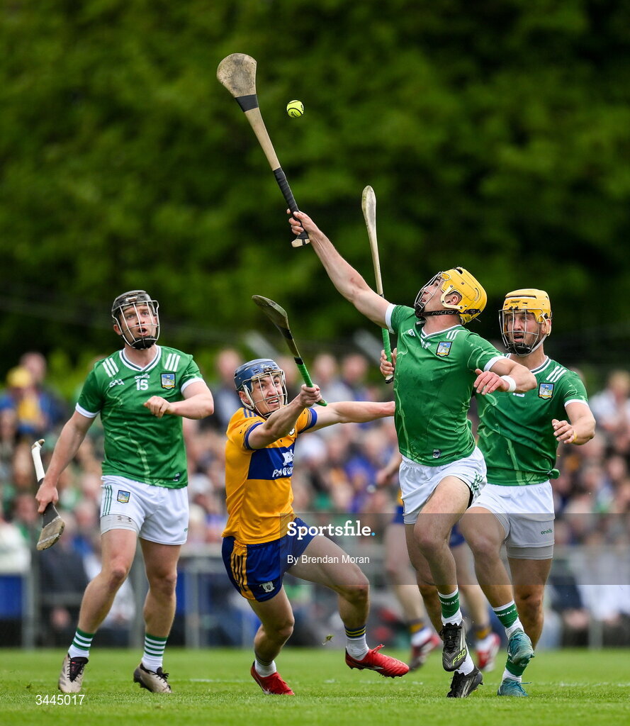 3 May 2026; Cathal O’Neill of Limerick gathers possession ahead of teammate Tom Morrissey and Rory Hayes of Clare during the Munster GAA Senior Hurling Championship Round 3 match between Clare and Limerick at Zimmer Biomet Páirc Chíosóg in Ennis, Clare. Photo by Brendan Moran/Sportsfile