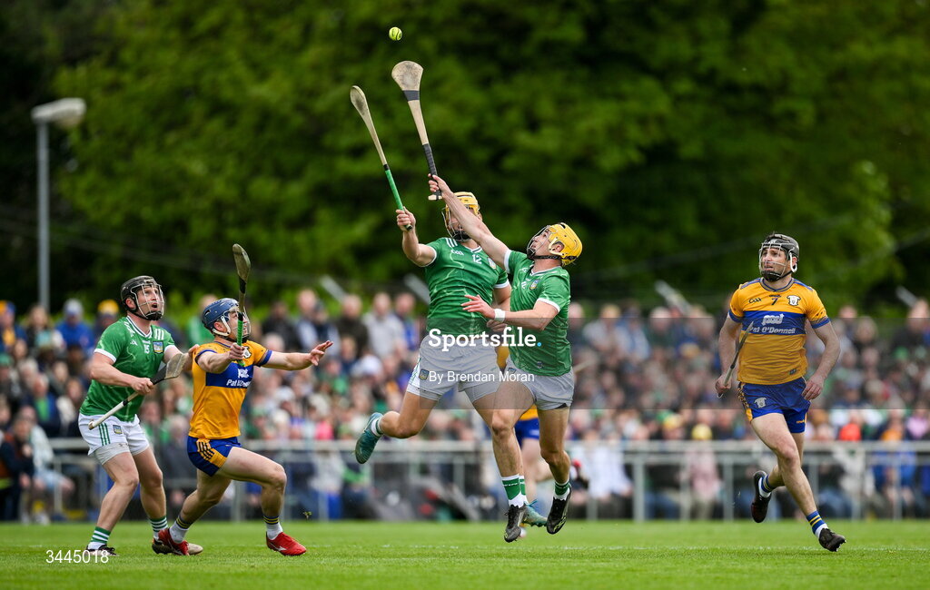 3 May 2026; Cathal O’Neill of Limerick gathers possession ahead of teammate Tom Morrissey during the Munster GAA Senior Hurling Championship Round 3 match between Clare and Limerick at Zimmer Biomet Páirc Chíosóg in Ennis, Clare. Photo by Brendan Moran/Sportsfile