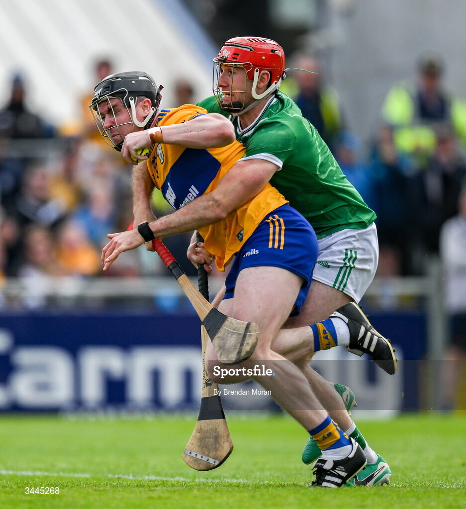 3 May 2026; Tony Kelly of Clare is tackled by Barry Nash of Limerick resulting in a penalty for Clare during the Munster GAA Senior Hurling Championship Round 3 match between Clare and Limerick at Zimmer Biomet Páirc Chíosóg in Ennis, Clare. Photo by Brendan Moran/Sportsfile