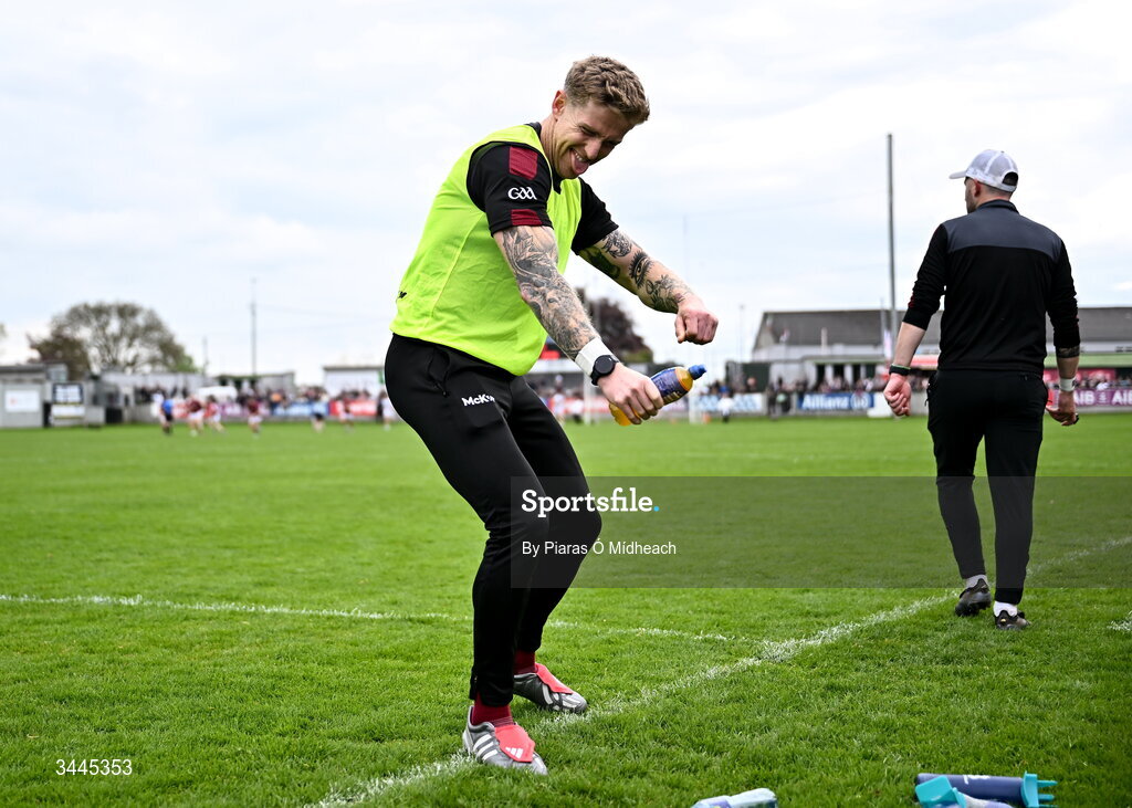 3 May 2026; Injured Westmeath footballer Luke Loughlin celebrates on the sideline in the closing stages of the Leinster GAA Football Senior Championship semi-final match between Kildare and Westmeath at Glenisk O'Connor Park in Tullamore, Offaly. Photo by Piaras Ó Mídheach/Sportsfile