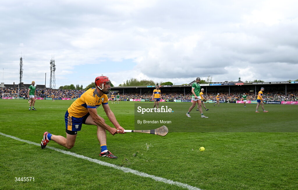 3 May 2026; Peter Duggan of Clare takes a sideline cut during the Munster GAA Senior Hurling Championship Round 3 match between Clare and Limerick at Zimmer Biomet Páirc Chíosóg in Ennis, Clare. Photo by Brendan Moran/Sportsfile
