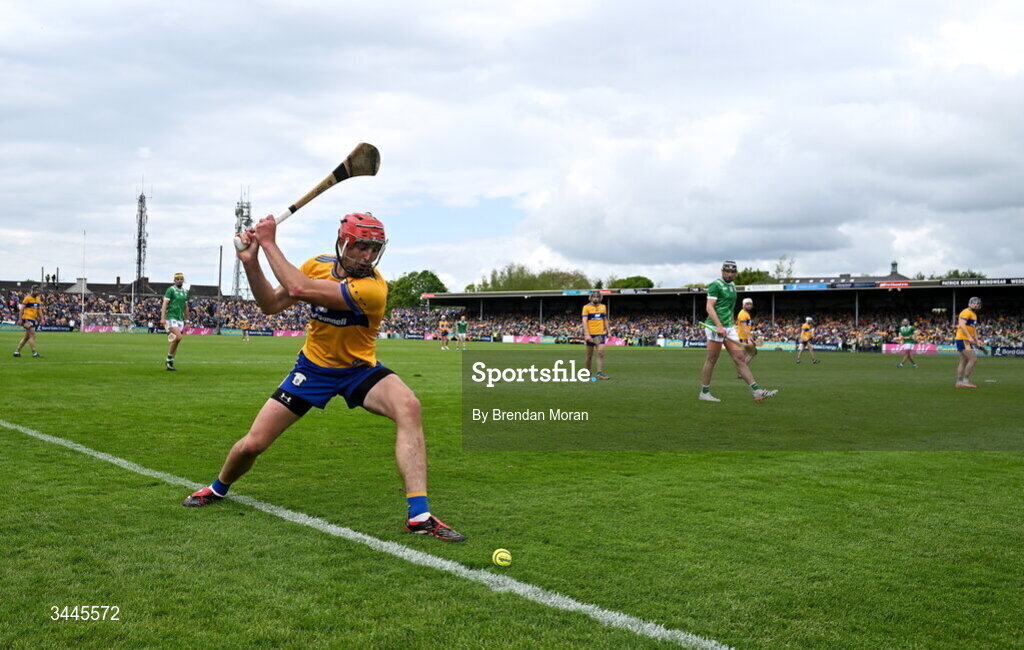 3 May 2026; Peter Duggan of Clare takes a sideline cut during the Munster GAA Senior Hurling Championship Round 3 match between Clare and Limerick at Zimmer Biomet Páirc Chíosóg in Ennis, Clare. Photo by Brendan Moran/Sportsfile