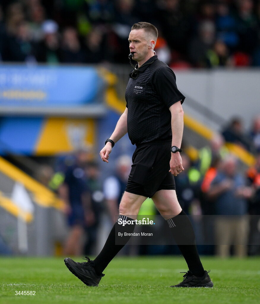 3 May 2026; Referee Michael Kennedy during the Munster GAA Senior Hurling Championship Round 3 match between Clare and Limerick at Zimmer Biomet Páirc Chíosóg in Ennis, Clare. Photo by Brendan Moran/Sportsfile