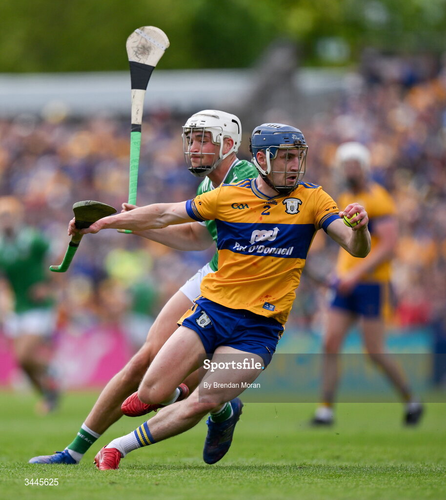 3 May 2026; Rory Hayes of Clare in action against Kyle Hayes of Limerick during the Munster GAA Senior Hurling Championship Round 3 match between Clare and Limerick at Zimmer Biomet Páirc Chíosóg in Ennis, Clare. Photo by Brendan Moran/Sportsfile