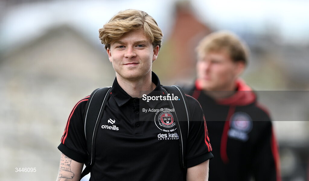 4 May 2026; Harry Vaughan of Bohemians arrives for the SSE Airtricity Men's Premier Division match between Bohemians and Shelbourne at Dalymount Park in Dublin. Photo by Adam Russell/Sportsfile