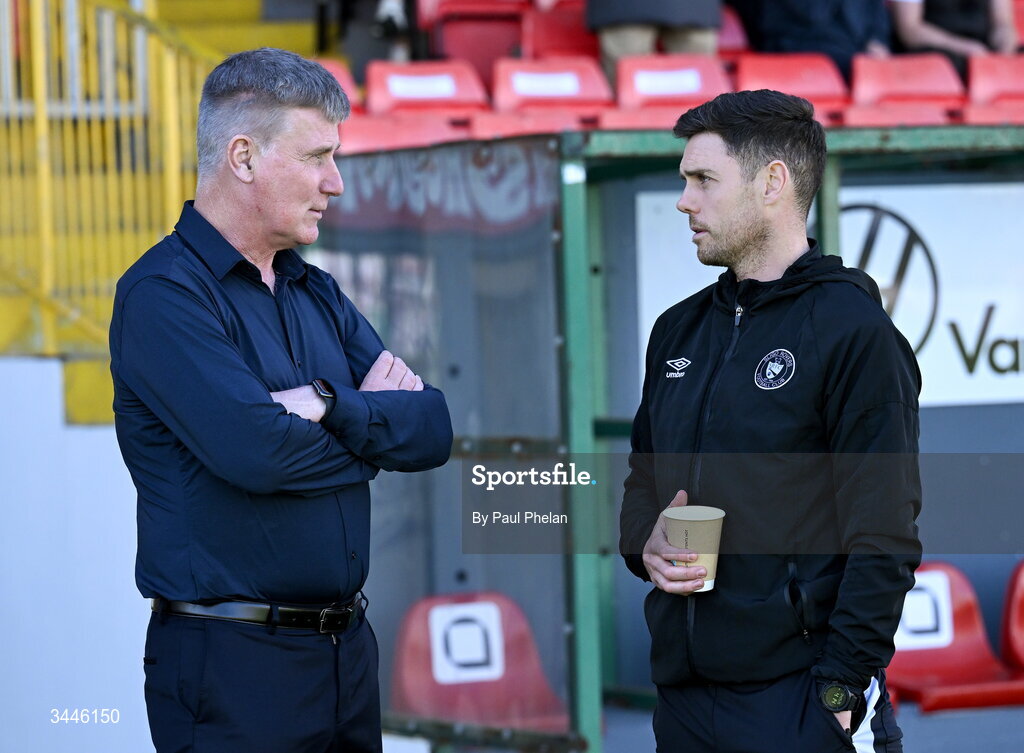 4 May 2026; St Patrick's Athletic manager Stephen Kenny talks to Sligo Rovers manager John Russell before the SSE Airtricity Men's Premier Division match between Sligo Rovers and St Patrick's Athletic at The Showgrounds in Sligo. Photo by Paul Phelan/Sportsfile