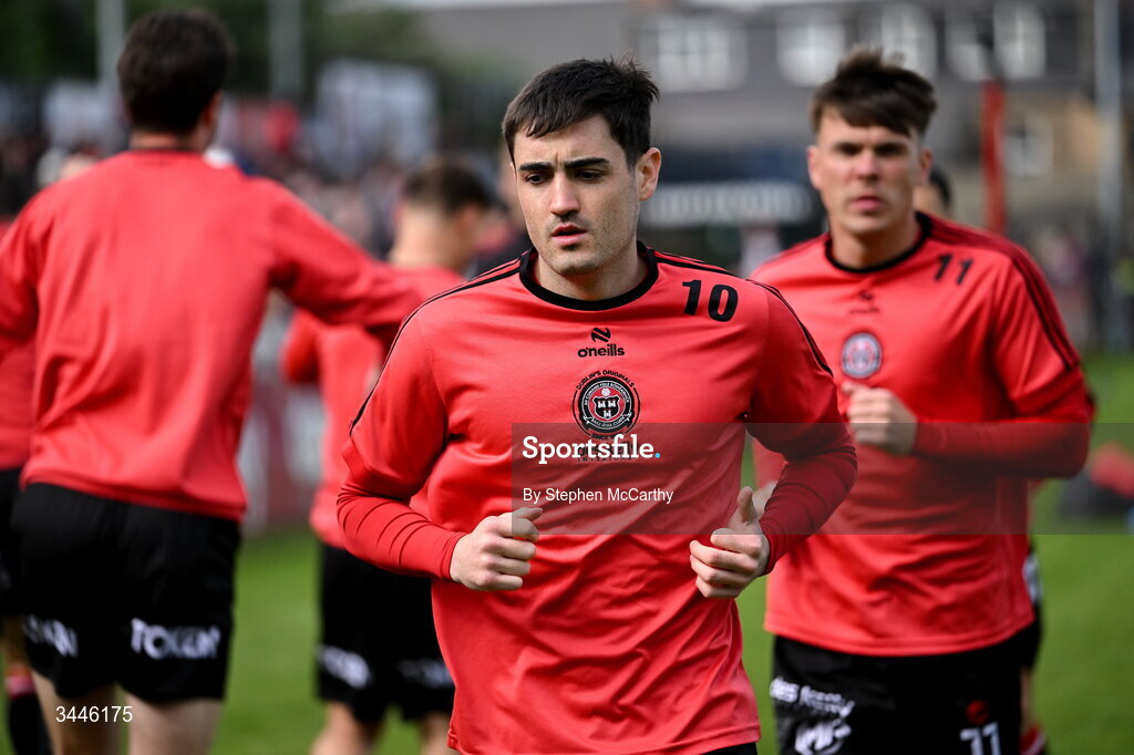 4 May 2026; Dawson Devoy of Bohemians warms up before the SSE Airtricity Men's Premier Division match between Bohemians and Shelbourne at Dalymount Park in Dublin. Photo by Stephen McCarthy/Sportsfile