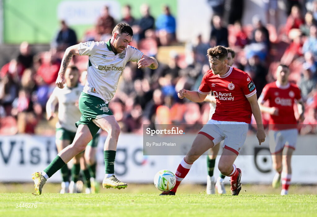 4 May 2026; Ryan Edmondson of St Patrick's Athletic in action against Ollie Denham of Sligo Rovers during the SSE Airtricity Men's Premier Division match between Sligo Rovers and St Patrick's Athletic at The Showgrounds in Sligo. Photo by Paul Phelan/Sportsfile
