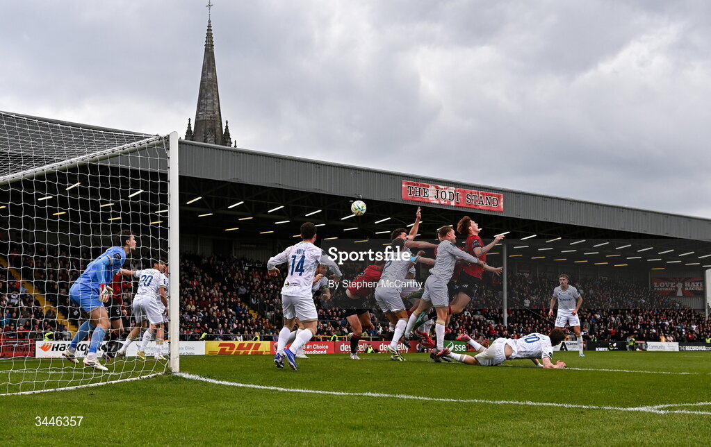4 May 2026; A general view of the action around the goalmouth during the SSE Airtricity Men's Premier Division match between Bohemians and Shelbourne at Dalymount Park in Dublin. Photo by Stephen McCarthy/Sportsfile