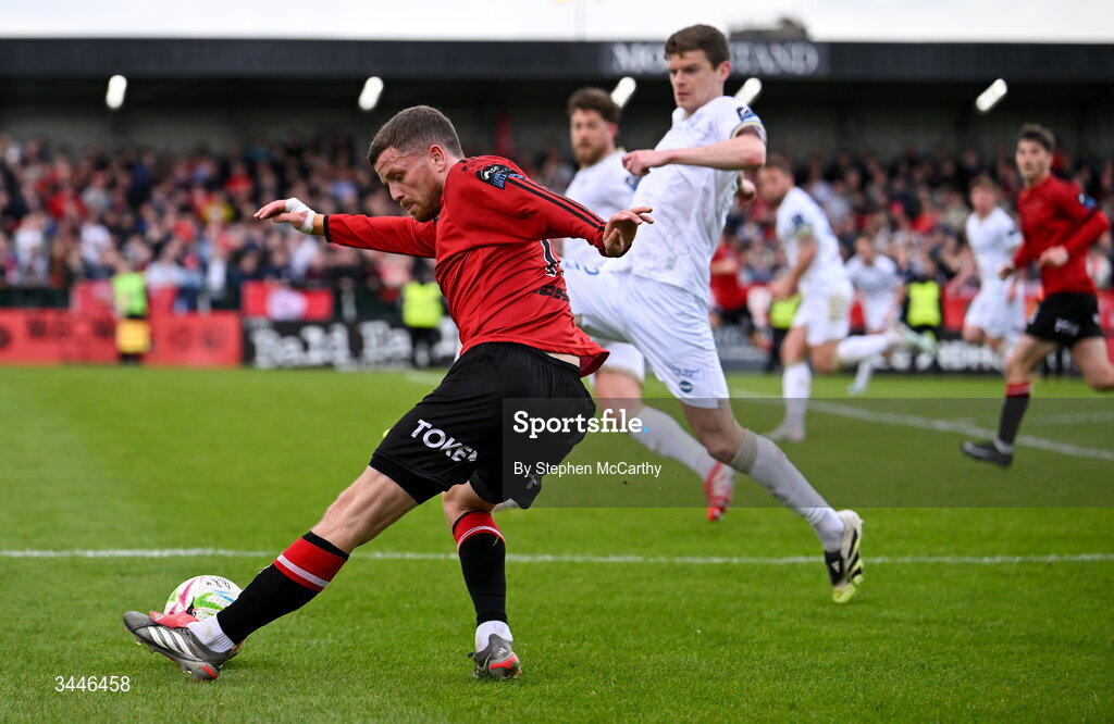 4 May 2026; Adam McDonnell of Bohemians in action against Sean Gannon of Shelbourne during the SSE Airtricity Men's Premier Division match between Bohemians and Shelbourne at Dalymount Park in Dublin. Photo by Stephen McCarthy/Sportsfile