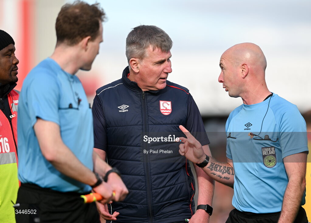 4 May 2026; Referee Marc Lynch speaks to St Patrick's Athletic manager Stephen Kenny after the SSE Airtricity Men's Premier Division match between Sligo Rovers and St Patrick's Athletic at The Showgrounds in Sligo. Photo by Paul Phelan/Sportsfile