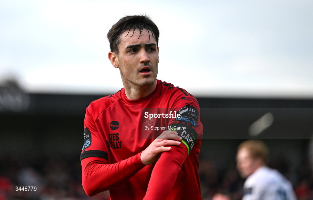 4 May 2026; Dawson Devoy of Bohemians adjusts his captain's armband during the SSE Airtricity Men's Premier Division match between Bohemians and Shelbourne at Dalymount Park in Dublin. Photo by Stephen McCarthy/Sportsfile
