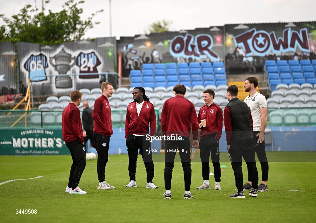 8 May 2026; Drogheda United players before the SSE Airtricity Men’s Premier Division match between Drogheda United and Derry City at Sullivan & Lambe Park in Drogheda, Louth. Photo by Stephen McCarthy/Sportsfile