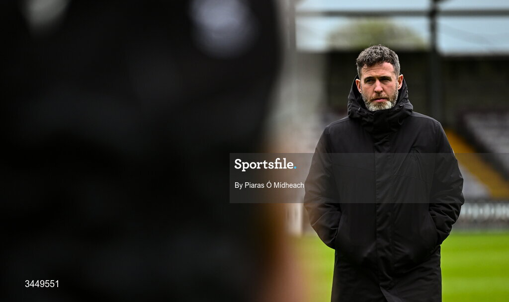 8 May 2026; Shamrock Rovers manager Stephen Bradley walks the pitch before the SSE Airtricity Men’s Premier Division match between Galway United and Shamrock Rovers at Eamonn Deacy Park in Galway. Photo by Piaras Ó Mídheach/Sportsfile