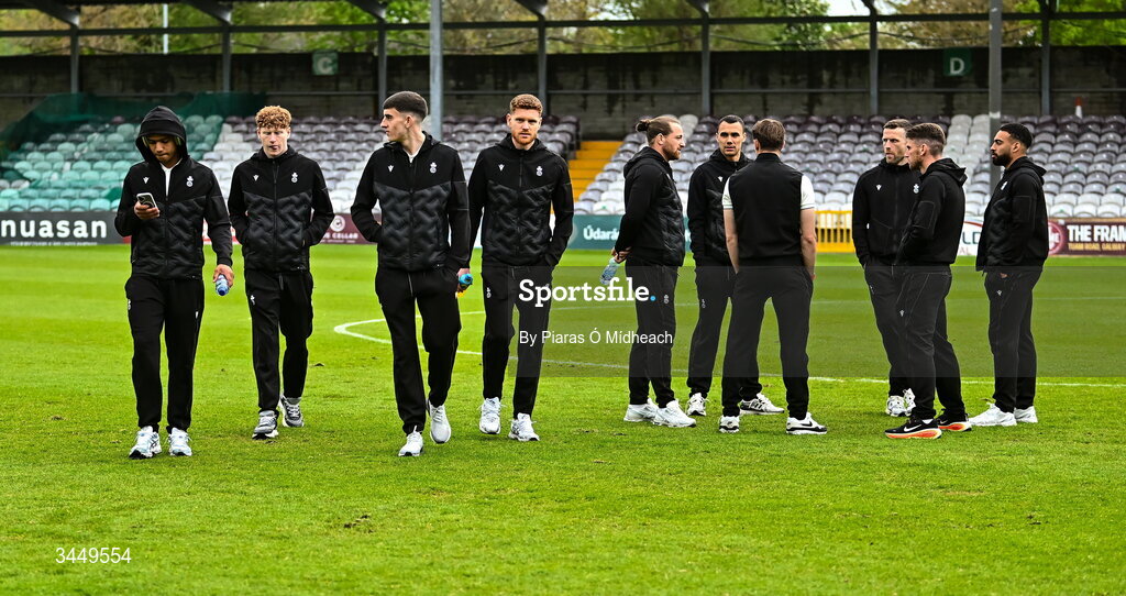 8 May 2026; Shamrock Rovers players walk the pitch before the SSE Airtricity Men’s Premier Division match between Galway United and Shamrock Rovers at Eamonn Deacy Park in Galway. Photo by Piaras Ó Mídheach/Sportsfile