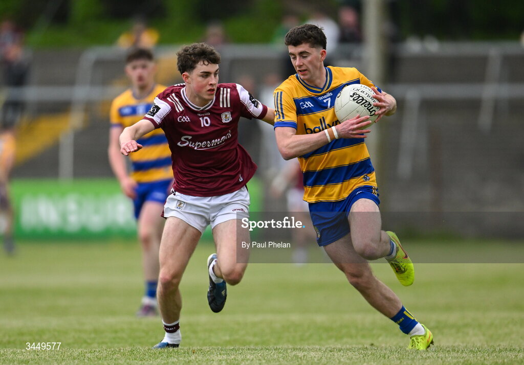 8 May 2026; Enda Browne of Roscommon in action against Éanna Maher of Galway during the Electric Ireland Connacht GAA Minor Football Championship final match between Galway and Roscommon at Tuam Stadium in Galway. Photo by Paul Phelan/Sportsfile