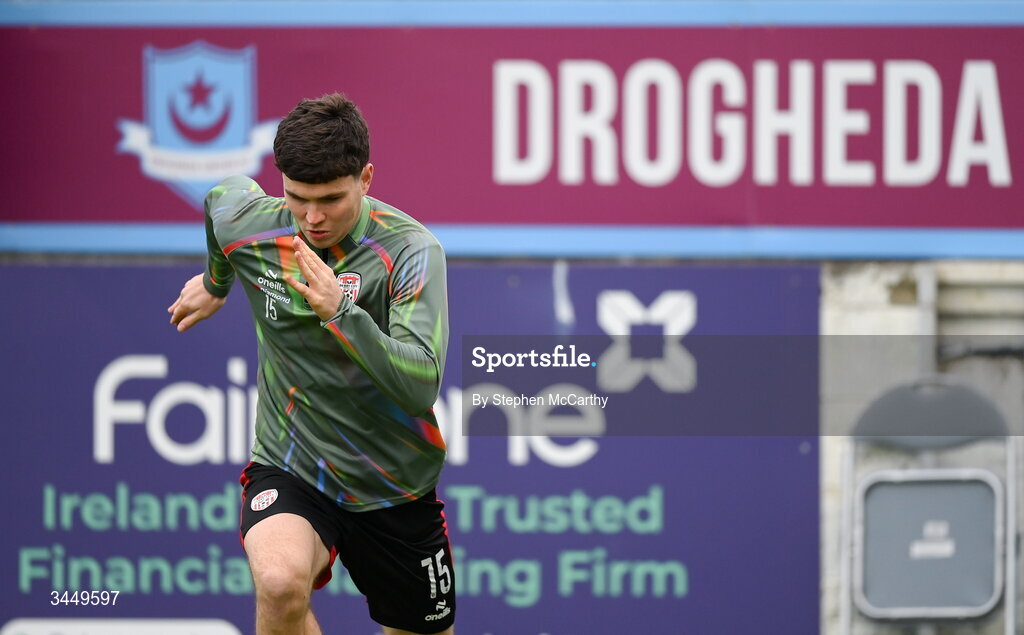 8 May 2026; James Clarke of Derry City warms up before the SSE Airtricity Men’s Premier Division match between Drogheda United and Derry City at Sullivan & Lambe Park in Drogheda, Louth. Photo by Stephen McCarthy/Sportsfile