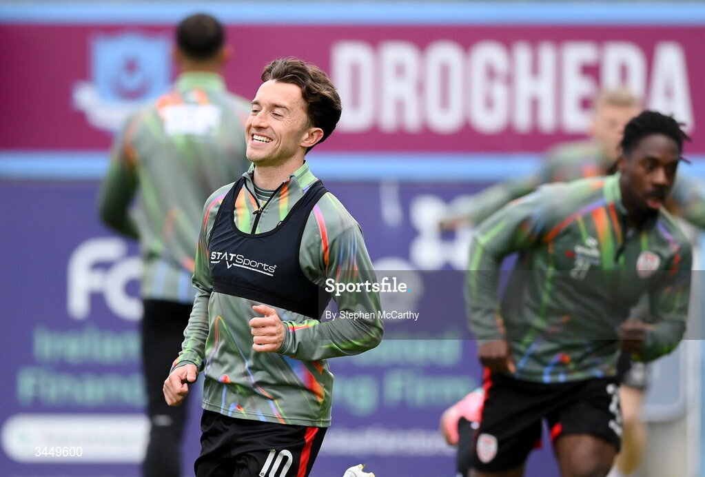 8 May 2026; Darragh Markey of Derry City warms up before the SSE Airtricity Men’s Premier Division match between Drogheda United and Derry City at Sullivan & Lambe Park in Drogheda, Louth. Photo by Stephen McCarthy/Sportsfile