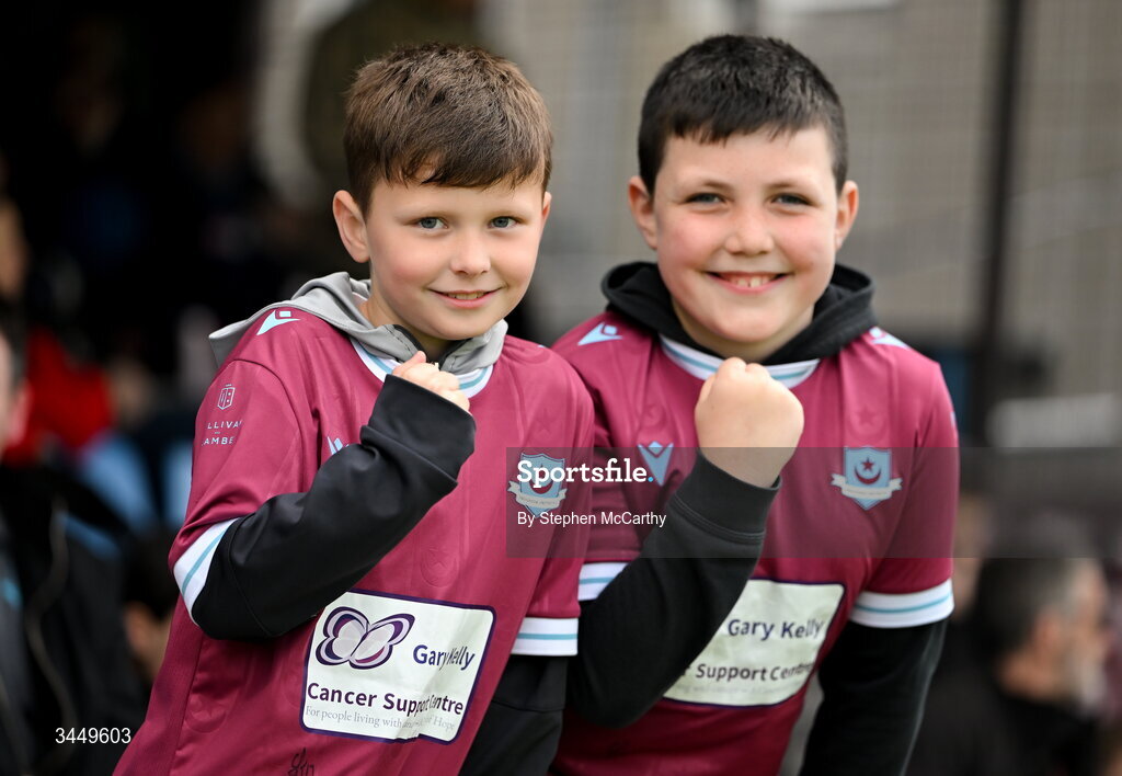 8 May 2026; Drogheda United supporters Blake Kelly, left, and Sam Henry before the SSE Airtricity Men’s Premier Division match between Drogheda United and Derry City at Sullivan & Lambe Park in Drogheda, Louth. Photo by Stephen McCarthy/Sportsfile