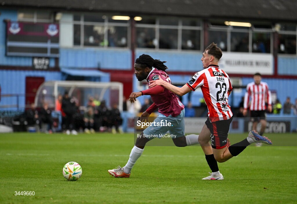 8 May 2026; Thomas Oluwa of Drogheda United in action against Conor Barr of Derry City during the SSE Airtricity Men’s Premier Division match between Drogheda United and Derry City at Sullivan & Lambe Park in Drogheda, Louth. Photo by Stephen McCarthy/Sportsfile
