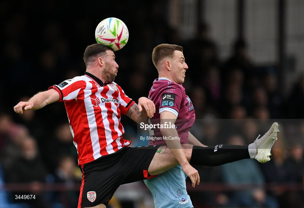 8 May 2026; Patrick McClean of Derry City in action against Warren Davis of Drogheda United during the SSE Airtricity Men’s Premier Division match between Drogheda United and Derry City at Sullivan & Lambe Park in Drogheda, Louth. Photo by Stephen McCarthy/Sportsfile