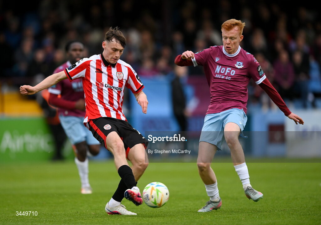 8 May 2026; Conor Barr of Derry City in action against Shane Farrell of Drogheda United during the SSE Airtricity Men’s Premier Division match between Drogheda United and Derry City at Sullivan & Lambe Park in Drogheda, Louth. Photo by Stephen McCarthy/Sportsfile