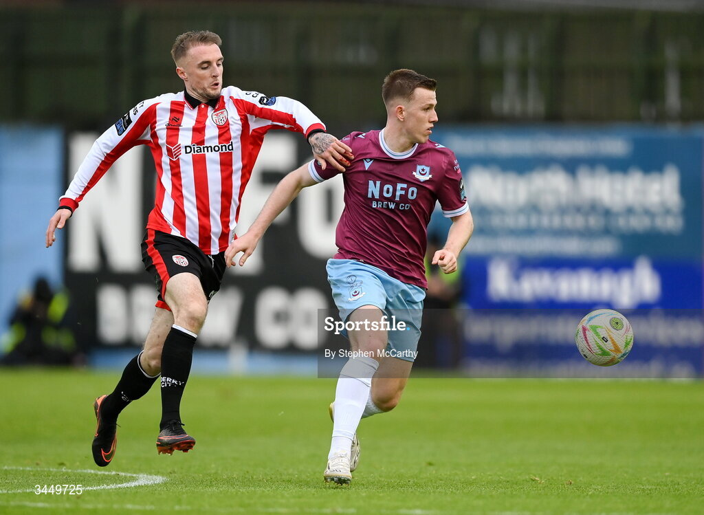 8 May 2026; Warren Davis of Drogheda United in action against Carl Winchester of Derry City during the SSE Airtricity Men’s Premier Division match between Drogheda United and Derry City at Sullivan & Lambe Park in Drogheda, Louth. Photo by Stephen McCarthy/Sportsfile