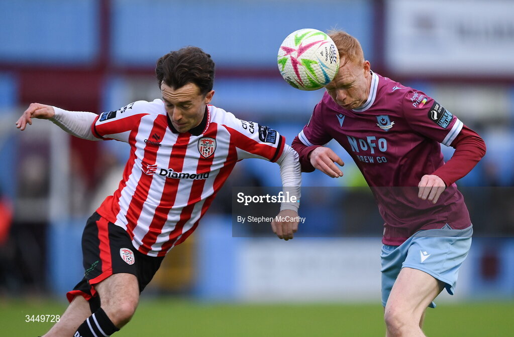 8 May 2026; Shane Farrell of Drogheda United in action against Darragh Markey of Derry City during the SSE Airtricity Men’s Premier Division match between Drogheda United and Derry City at Sullivan & Lambe Park in Drogheda, Louth. Photo by Stephen McCarthy/Sportsfile