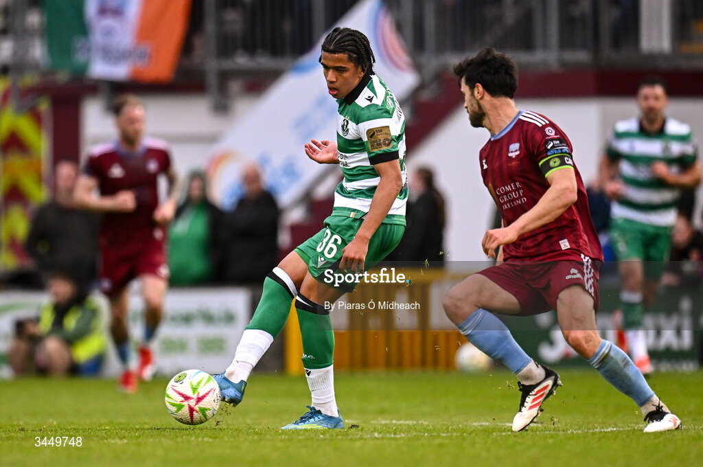 8 May 2026; Victor Ozhianvuna of Shamrock Rovers in action against Jimmy Keohane of Galway United during the SSE Airtricity Men’s Premier Division match between Galway United and Shamrock Rovers at Eamonn Deacy Park in Galway. Photo by Piaras Ó Mídheach/Sportsfile