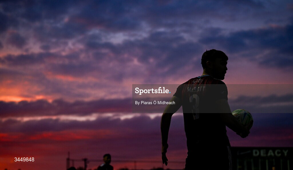 8 May 2026; Connor Barratt of Galway United prepares to take a throw-in during the SSE Airtricity Men’s Premier Division match between Galway United and Shamrock Rovers at Eamonn Deacy Park in Galway. Photo by Piaras Ó Mídheach/Sportsfile