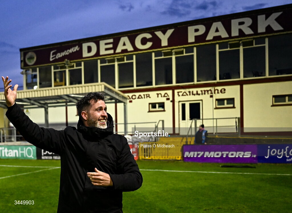 8 May 2026; Shamrock Rovers manager Stephen Bradley celebrates after the SSE Airtricity Men’s Premier Division match between Galway United and Shamrock Rovers at Eamonn Deacy Park in Galway. Photo by Piaras Ó Mídheach/Sportsfile