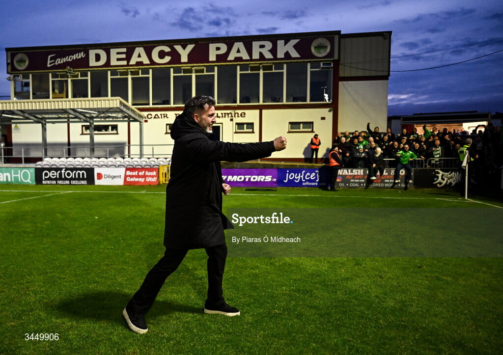 8 May 2026; Shamrock Rovers manager Stephen Bradley celebrates after the SSE Airtricity Men’s Premier Division match between Galway United and Shamrock Rovers at Eamonn Deacy Park in Galway. Photo by Piaras Ó Mídheach/Sportsfile