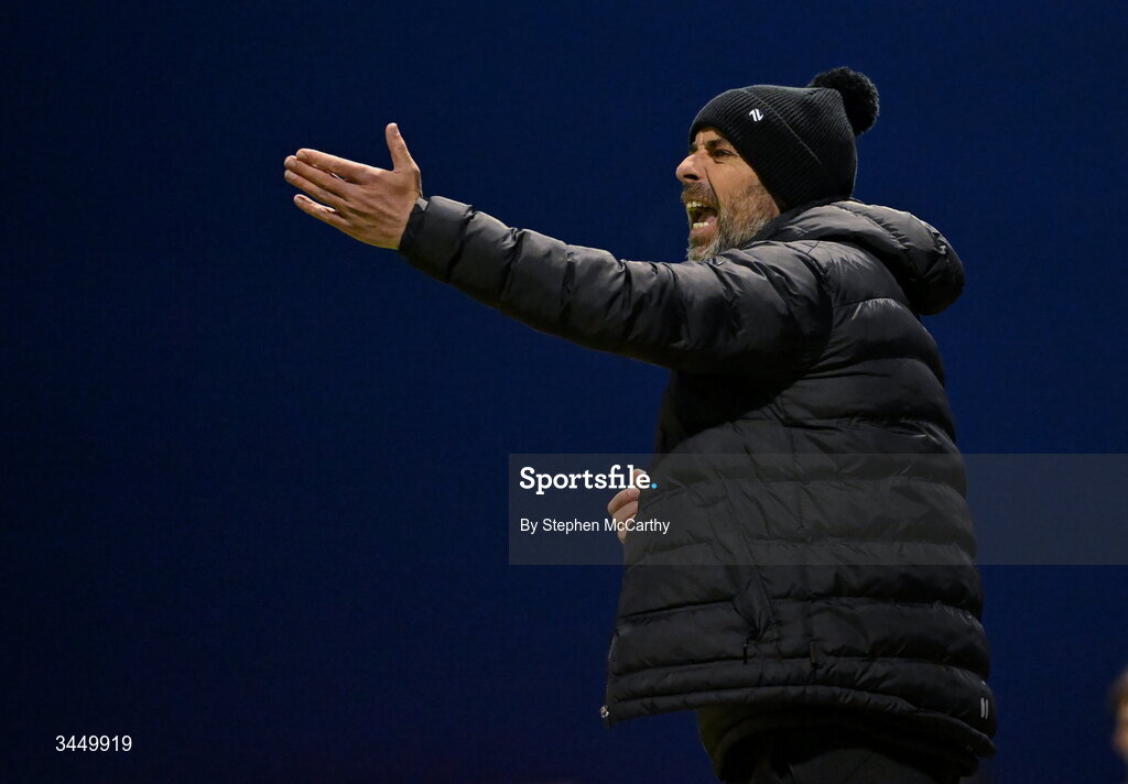 8 May 2026; Derry City manager Tiernan Lynch during the SSE Airtricity Men’s Premier Division match between Drogheda United and Derry City at Sullivan & Lambe Park in Drogheda, Louth. Photo by Stephen McCarthy/Sportsfile