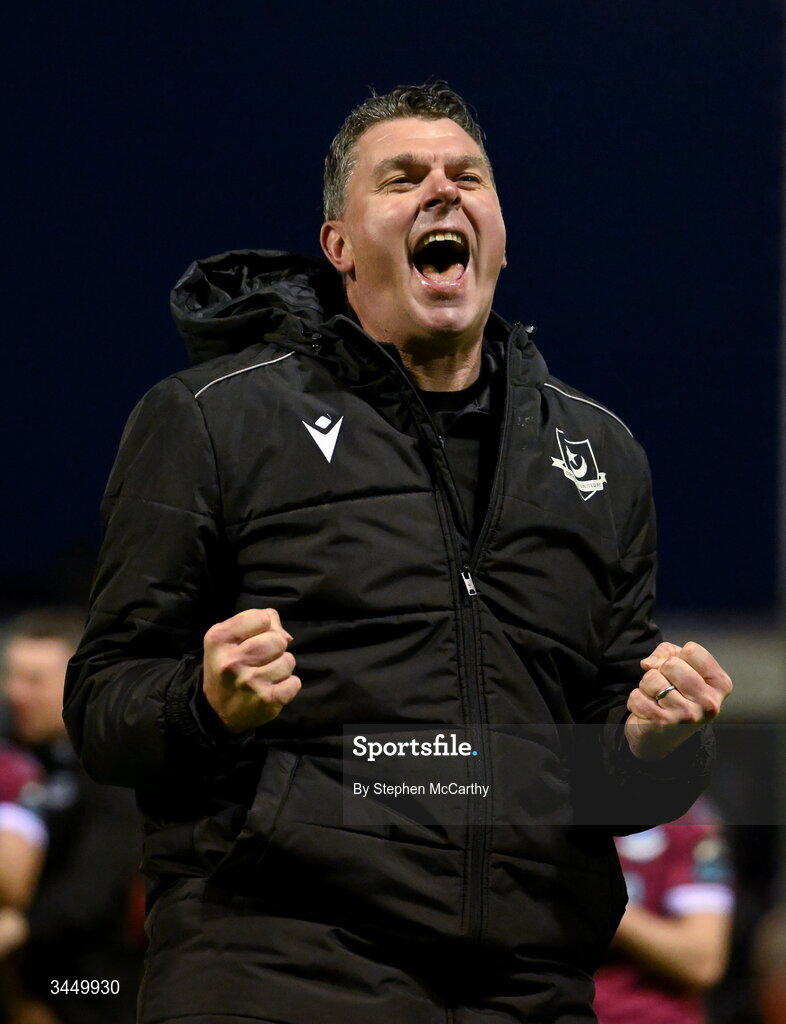 8 May 2026; Drogheda United manager Kevin Doherty celebrates after the SSE Airtricity Men’s Premier Division match between Drogheda United and Derry City at Sullivan & Lambe Park in Drogheda, Louth. Photo by Stephen McCarthy/Sportsfile