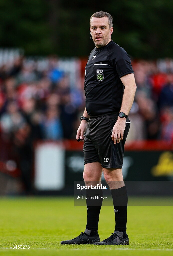 8 May 2026; Referee Robert Harvey during the SSE Airtricity Men’s Premier Division match between St Patrick's Athletic and Waterford at Richmond Park in Dublin. Photo by Thomas Flinkow/Sportsfile