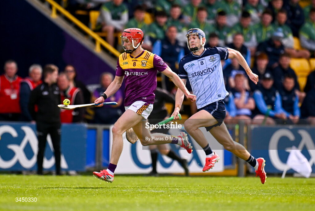 9 May 2026; Diarmuid O'Leary of Wexford in action against Brian Hayes of Dublin during the Leinster GAA Senior Hurling Championship round 3 match between Wexford and Dublin at Chadwicks Wexford Park in Wexford. Photo by Piaras Ó Mídheach/Sportsfile