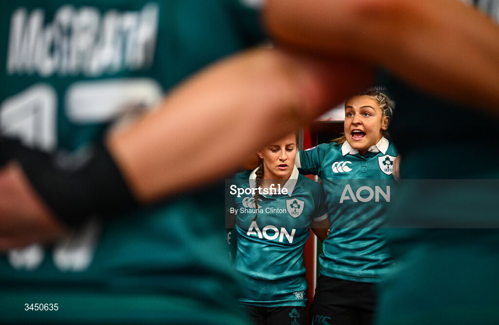 9 May 2026; Ireland captain Erin King, centre, speaks to team-mates in the dressing-room ahead of the Women's 6 Nations Rugby Championship match between Ireland and Wales at Affidea Stadium in Belfast. Photo by Shauna Clinton/Sportsfile