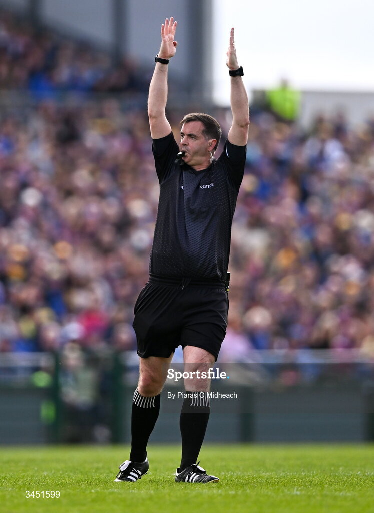 10 May 2026; Referee Seán Hurson signals for a two-pointer for Galway during the Connacht GAA Football Senior Championship final match between Roscommon and Galway at King & Moffatt Dr Hyde Park in Roscommon. Photo by Piaras Ó Mídheach/Sportsfile