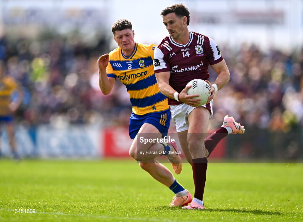 10 May 2026; Shane Walsh of Galway in action against Patrick Gavin of Roscommon during the Connacht GAA Football Senior Championship final match between Roscommon and Galway at King & Moffatt Dr Hyde Park in Roscommon. Photo by Piaras Ó Mídheach/Sportsfile