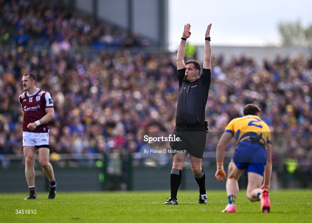 10 May 2026; Referee Seán Hurson signals for a two-pointer for Galway during the Connacht GAA Football Senior Championship final match between Roscommon and Galway at King & Moffatt Dr Hyde Park in Roscommon. Photo by Piaras Ó Mídheach/Sportsfile