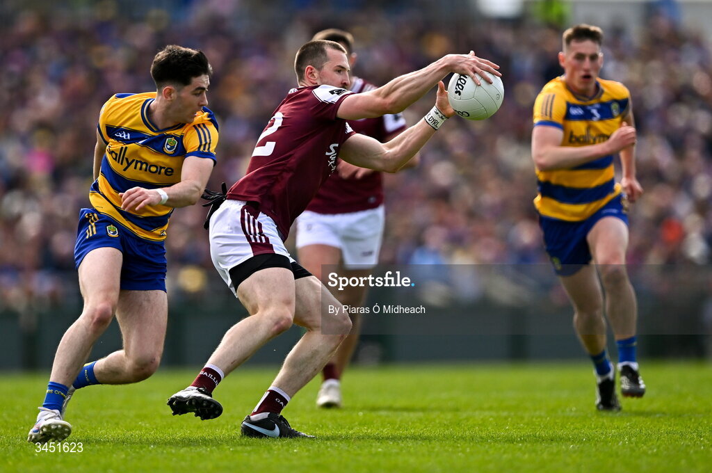 10 May 2026; Céin D'Arcy of Galway in action against Senan Lambe of Roscommon during the Connacht GAA Football Senior Championship final match between Roscommon and Galway at King & Moffatt Dr Hyde Park in Roscommon. Photo by Piaras Ó Mídheach/Sportsfile